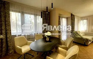 Тристаен апартамент в Пловдив, Център