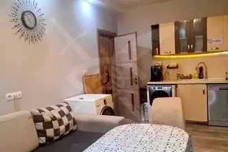 Тристаен апартамент в Център, Пловдив с таванска стая