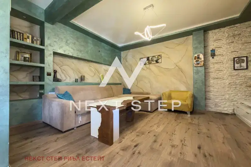 3-bedroom apartment in Plovdiv, Centyr