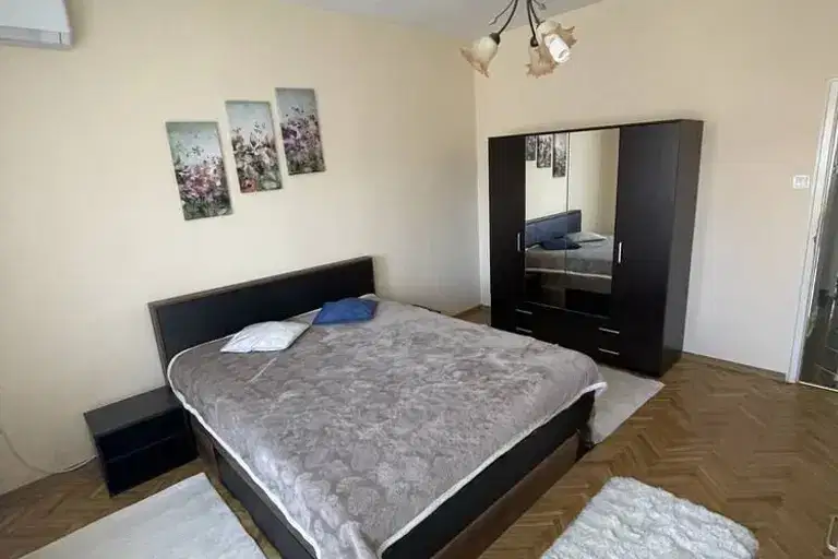 3-bedroom apartment in Plovdiv, Centyr