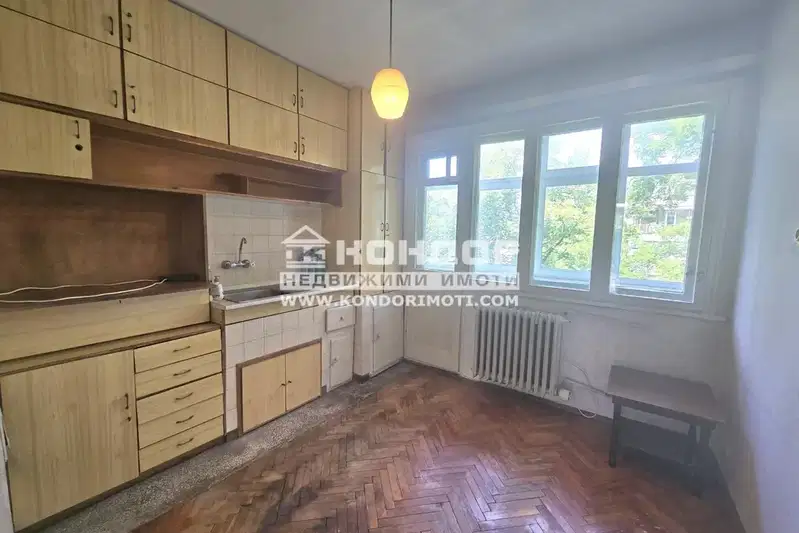 3-bedroom apartment in Plovdiv, Centyr