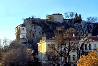 Четиристаен апартамент в Център на Пловдив с две тераси