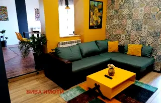 Двустаен апартамент с голяма тераса в Център, Пловдив