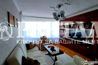 Двустаен апартамент с две тераси в Център, Пловдив