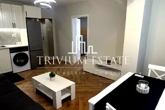 Двустаен апартамент в Център Пловдив с тераса
