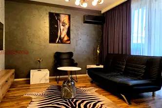 Двустаен апартамент в Център, Пловдив с луксозен ремонт