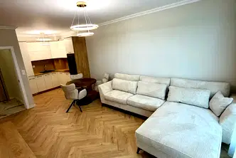 Двустаен апартамент с тераса в центъра на Пловдив