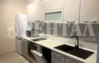 Тристаен апартамент с партерен гараж в Център, Пловдив