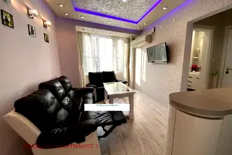 Тристаен апартамент в Център, Пловдив с контролиран достъп