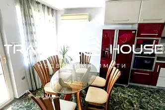 Тристаен апартамент с две спални в Център, Пловдив