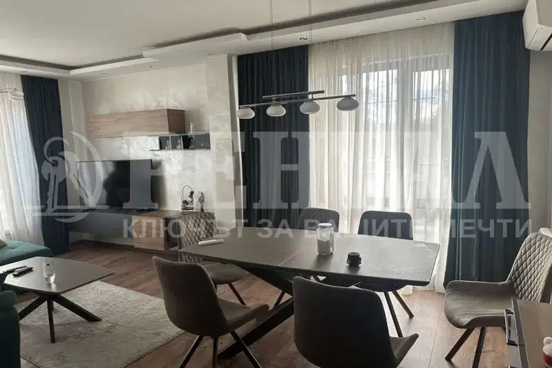 3-bedroom apartment in Plovdiv, Centyr