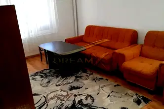 Тристаен апартамент с две тераси в Център, Пловдив