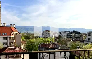 Просторен 3-стаен апартамент с панорамна тераса в Център, Пловдив