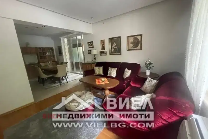 4-bedroom apartment in Plovdiv, Centyr