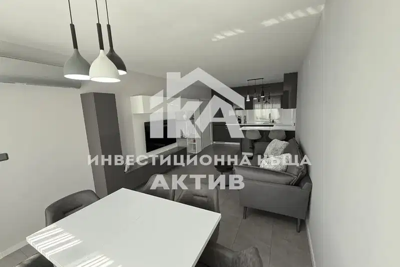 Двустаен апартамент с паркомясто в кв. Гагарин, Пловдив