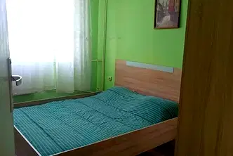 Тристаен апартамент 69 кв.м в Гагарин, Пловдив, последен етаж