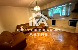 Тристаен апартамент в Гагарин с източно и западно изложение