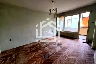 Двустаен апартамент с три отделни стаи в Христо Смирненски, Пловдив
