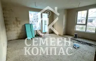 2-стаен апартамент с голяма тераса в Христо Смирненски, Пловдив