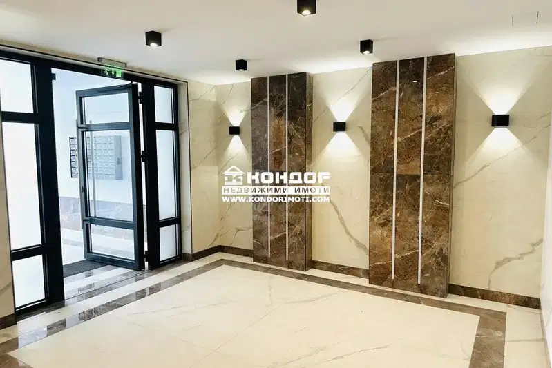 Двустаен апартамент в Христо Смирненски, Комплекс Корона