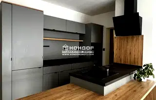 Тристаен апартамент с паркомясто в Христо Смирненски, Пловдив