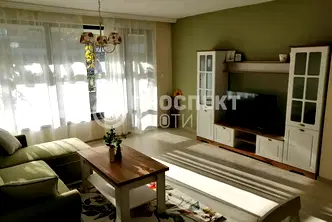 2-стаен апартамент с двор в Христо Смирненски, Пловдив