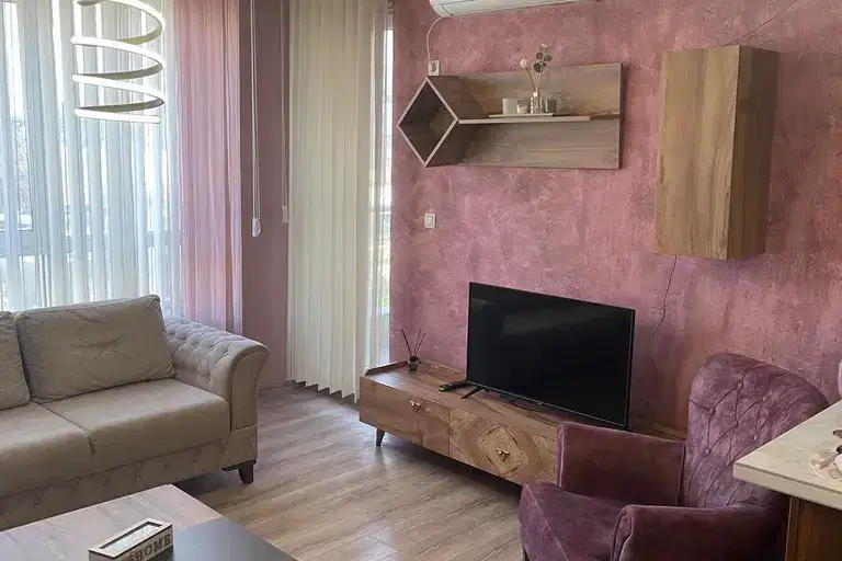Тристаен апартамент с тераса в Христо Смирненски, Пловдив