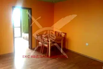 Тристаен апартамент с две тераси в Христо Смирненски, Пловдив