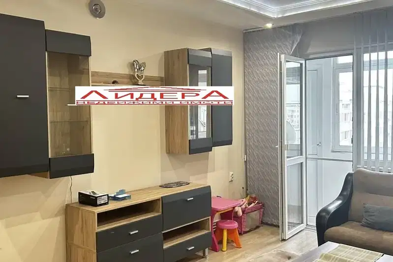 Тристаен апартамент в Изгрев, Пловдив с две тераси
