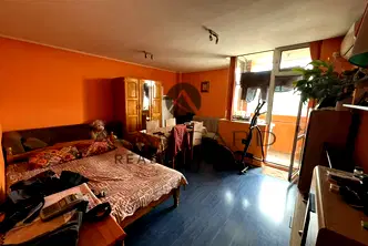 Тристаен апартамент с тераса в Изгрев, Пловдив
