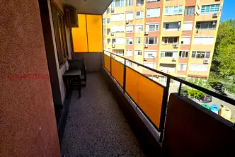 Двустаен апартамент с голяма тераса в Каменица 1, Пловдив
