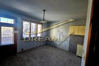 Двустаен апартамент в Каменица 1, Пловдив с тераса