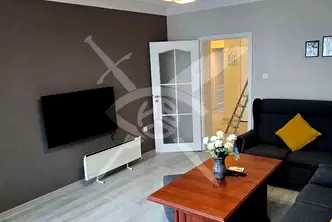 Тристаен апартамент в Каменица 2, Пловдив с площ 105 кв.м.