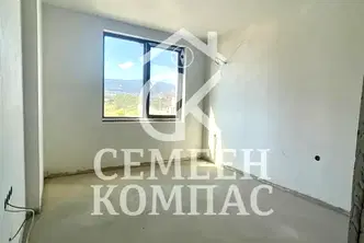 Двустаен апартамент в Коматево с паркомясто, Пловдив