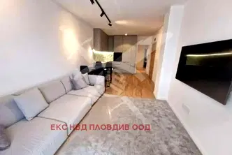 Тристаен апартамент с тераса в Коматевски възел, Пловдив