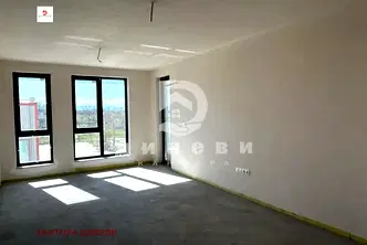 Двустаен апартамент с тераса в Кършияка, Пловдив