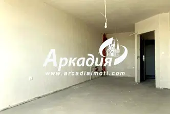 Двустаен апартамент в Кършияка с тераса, Пловдив