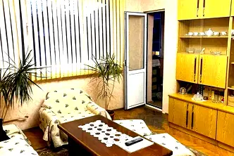 Двустаен апартамент с тераса в Кършияка, Пловдив