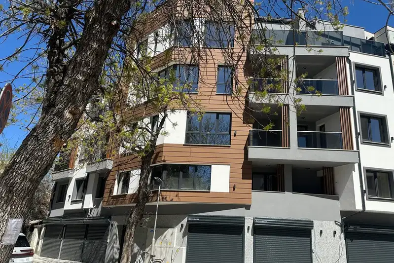 Двустаен апартамент с тераса в Кършияка, Пловдив