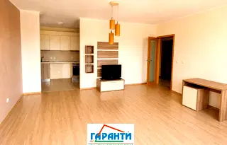 Двустаен апартамент с тераса в Кършияка, Пловдив