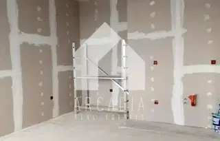 Тристаен апартамент с високи тавани в Кършияка, Пловдив
