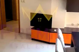 Тристаен апартамент в Кършияка с тераса до Холидей Инн