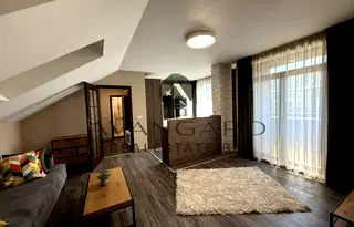 Тристаен апартамент с кабинет в Кършияка, Пловдив