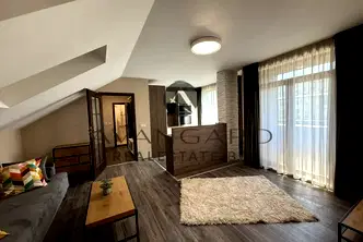 Тристаен апартамент с кабинет в Кършияка, Пловдив