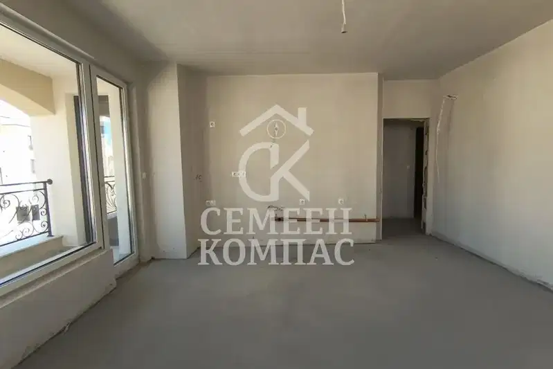 Тристаен апартамент в Кършияка с тераса и асансьор