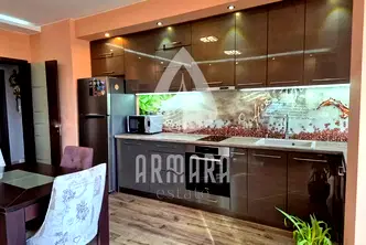 Тристаен апартамент с тераса в Кършияка, Пловдив