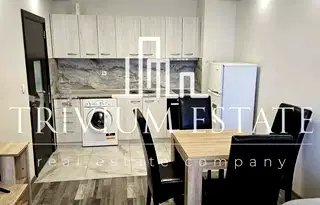 Двустаен апартамент с паркомясто в Кършияка, Пловдив