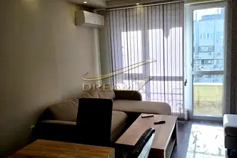 Двустаен апартамент с паркомясто в Кършияка, Пловдив