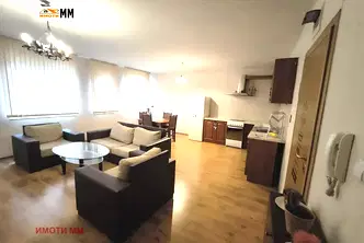 Тристаен апартамент с две тераси в Кършияка, Пловдив