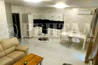Тристаен апартамент с две тераси в Кършияка, Пловдив